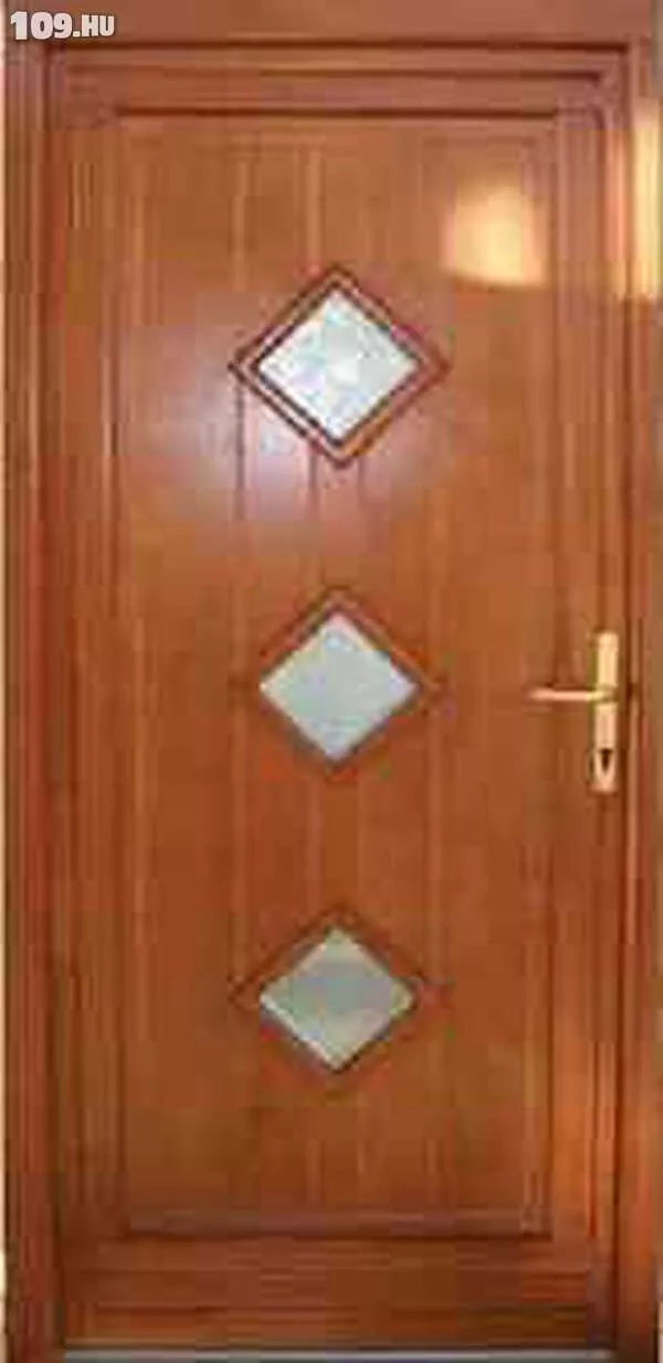 Bejárati ajtó (Dió színű)