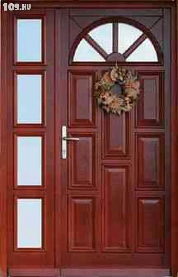 Bejárati ajtó (Mahagóni színű)